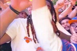 KD：还有我的事呢？纽约球迷：你们不是詹姆斯，1比3没机会了！